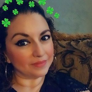 Meet your Posher, Alejandra